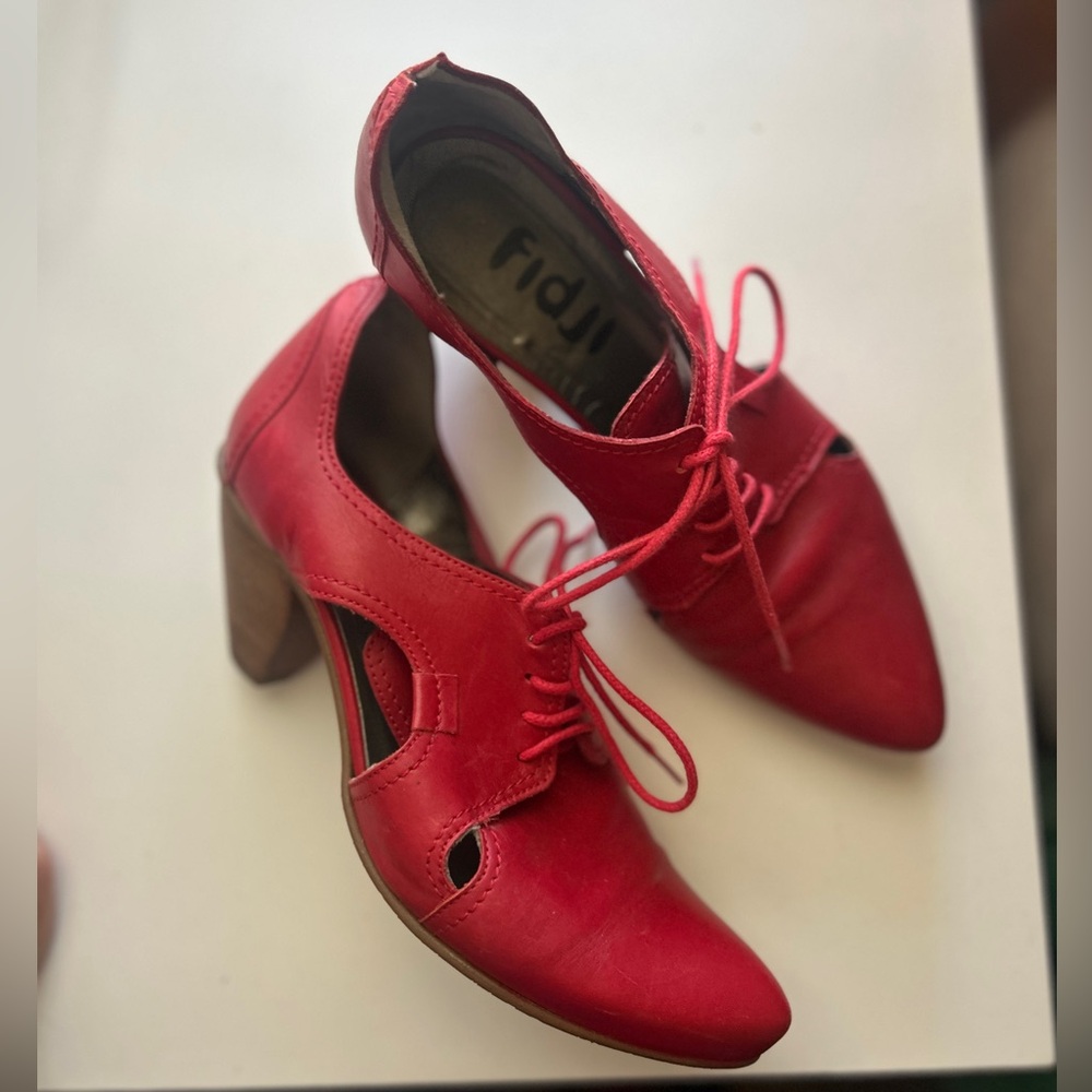 Fidji Red Women's Heeled Shoes